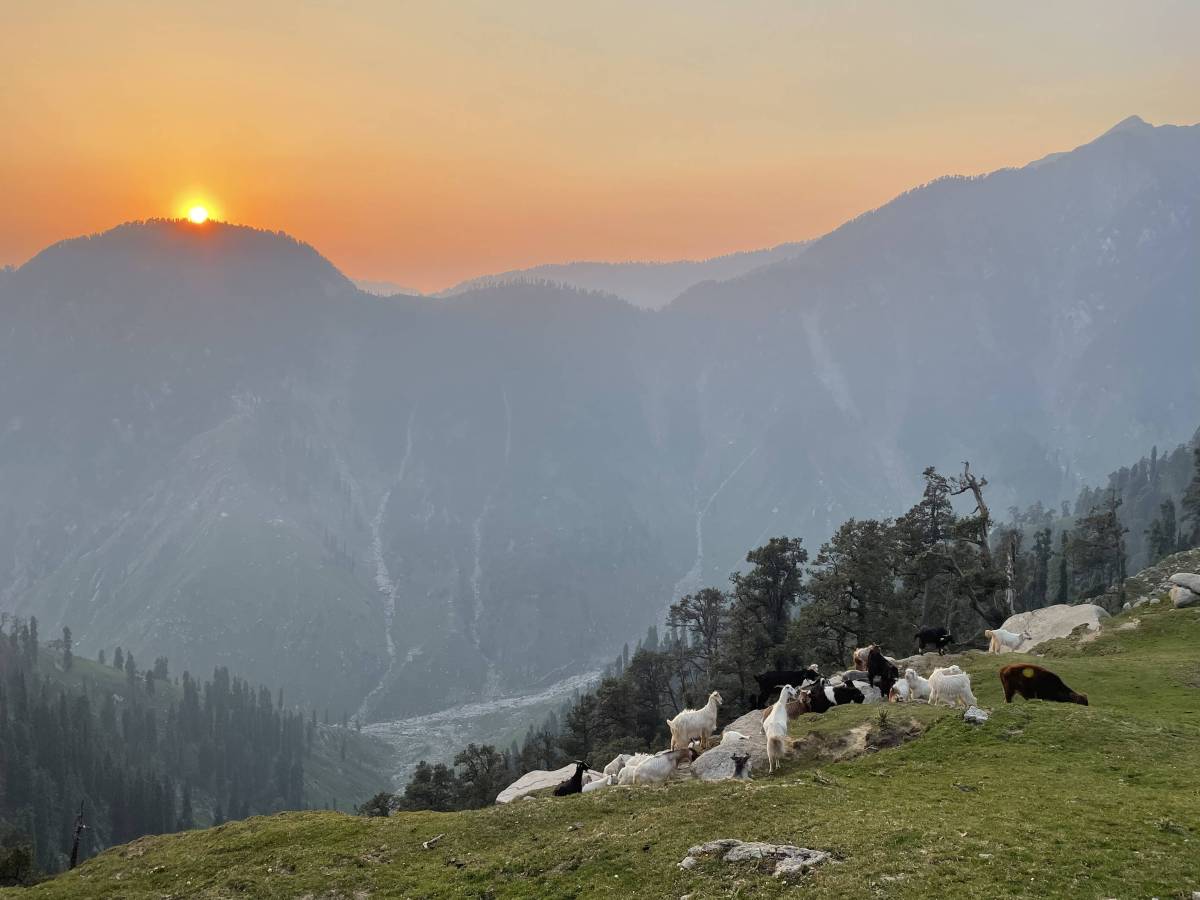 Starting a cult during the hike to Kareri&nbsp;Lake