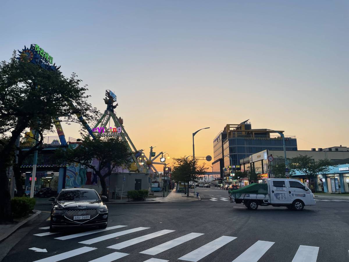 Noodles & rollercoasters in&nbsp;Incheon