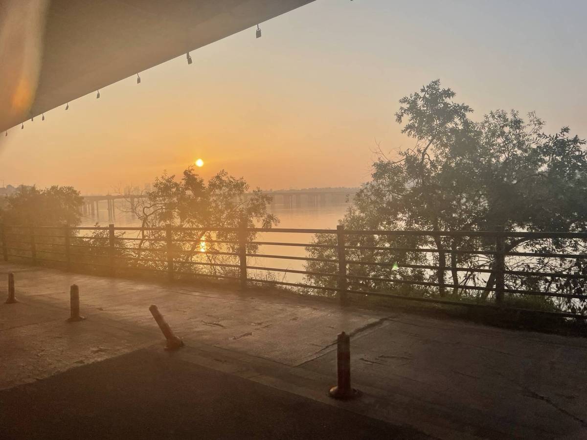 Partying in Itaewon till&nbsp;sunrise